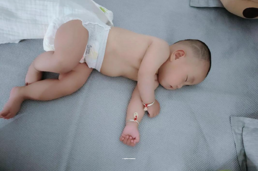 江门宝宝流白色粘鼻涕
